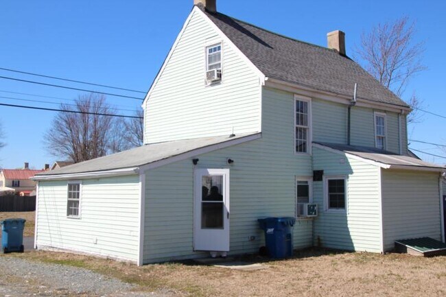 Building Photo - 76 Chestnut St