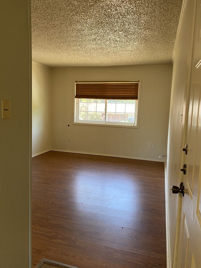 Building Photo - The Homestead 220
