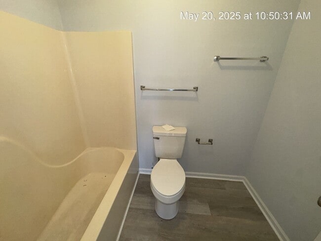 Building Photo - 1222 Skyline Dr
