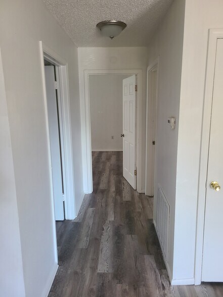 Hallway - 11625 Sherwood Valley Ct
