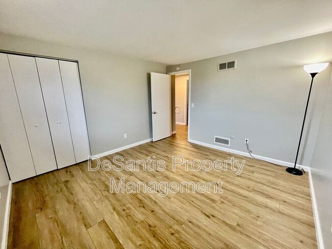 Building Photo - 3272 Ridge Rd Ext