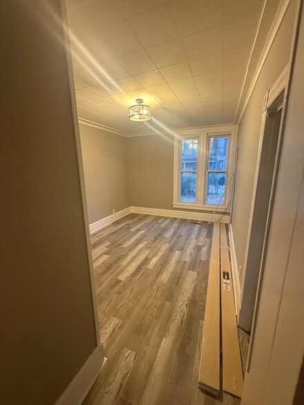 Bed 1 - 502 W South St