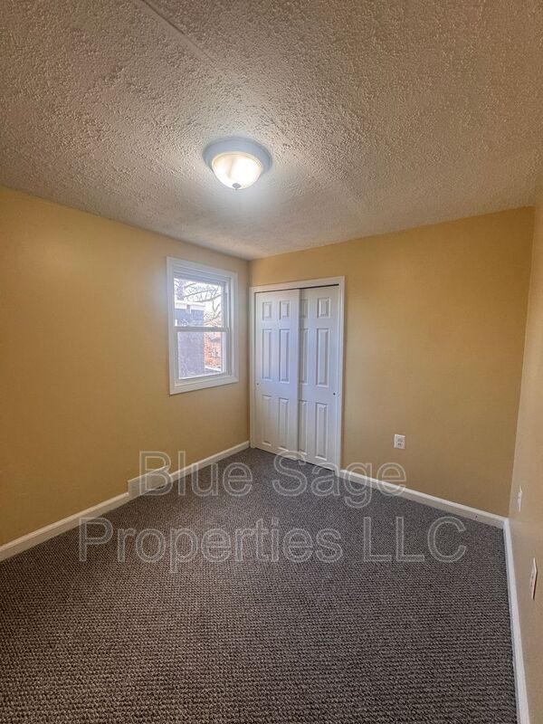 Building Photo - 1024 Broad St