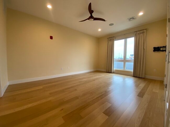 Building Photo - 488 Dorchester Ave