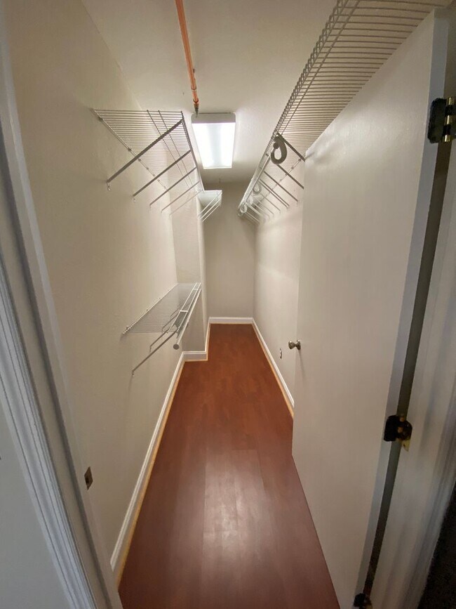 Building Photo - 1 bed apartment in Red Bank!