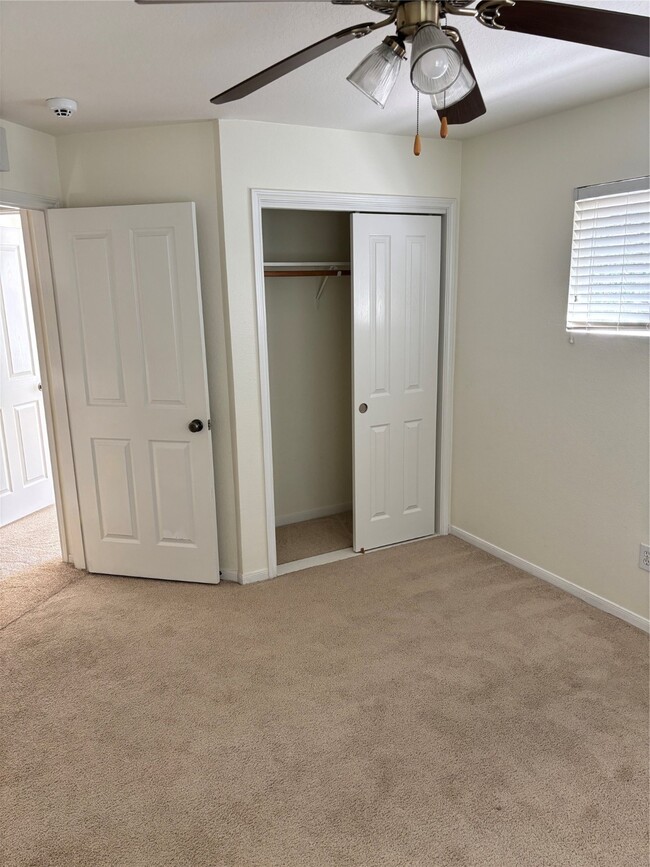 Building Photo - 16 Scarlet Woods Ct
