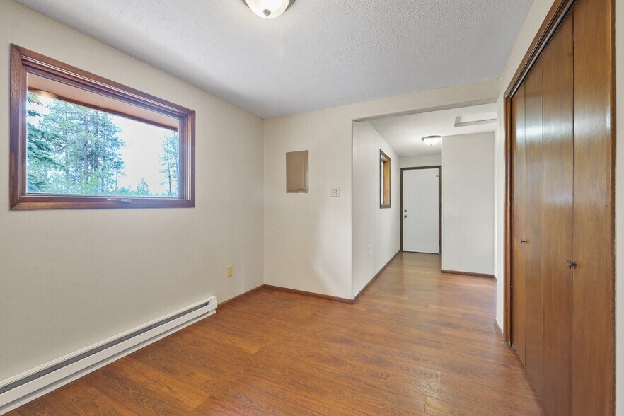 Building Photo - 16423 S Maple Rd