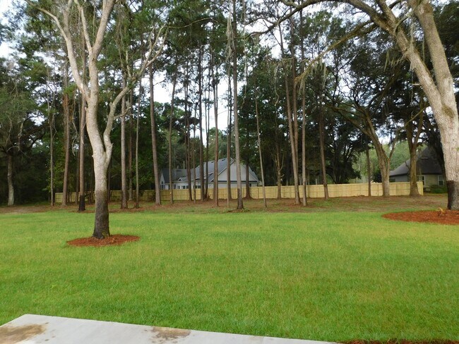 Building Photo - Grove Point Beauty