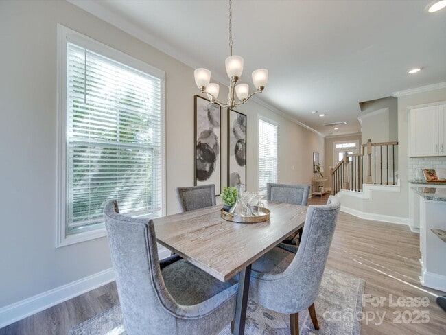 Building Photo - 574 Altamonte Dr