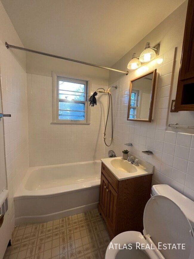 Building Photo - 5110 S Pearl St