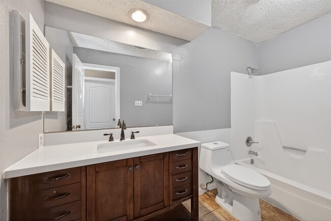 Building Photo - 11415 Chariot Dr