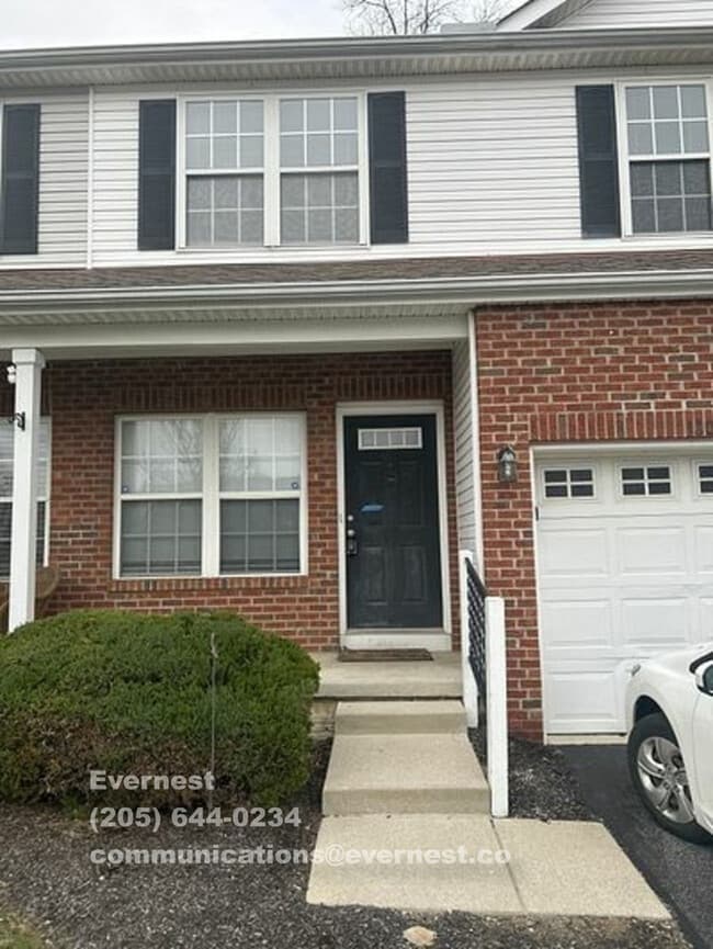 Building Photo - 1208 Green Dr