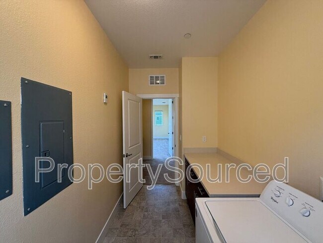 Building Photo - 18517 Admiral Way