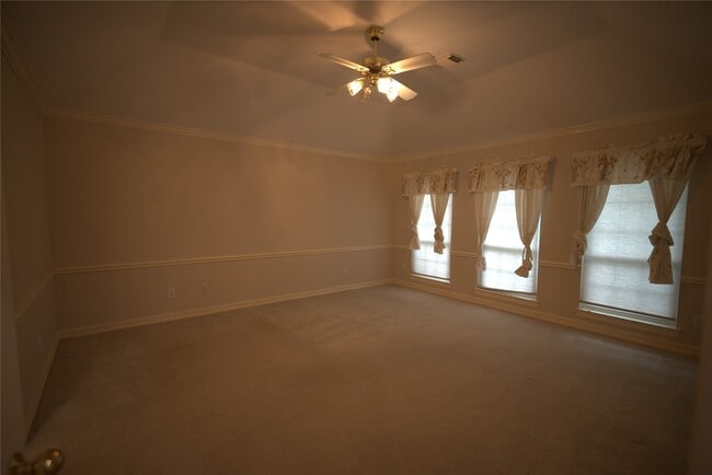 Building Photo - 1839 Lakewinds Dr