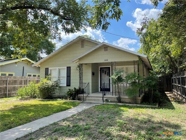 Building Photo - 588 S Castell Ave