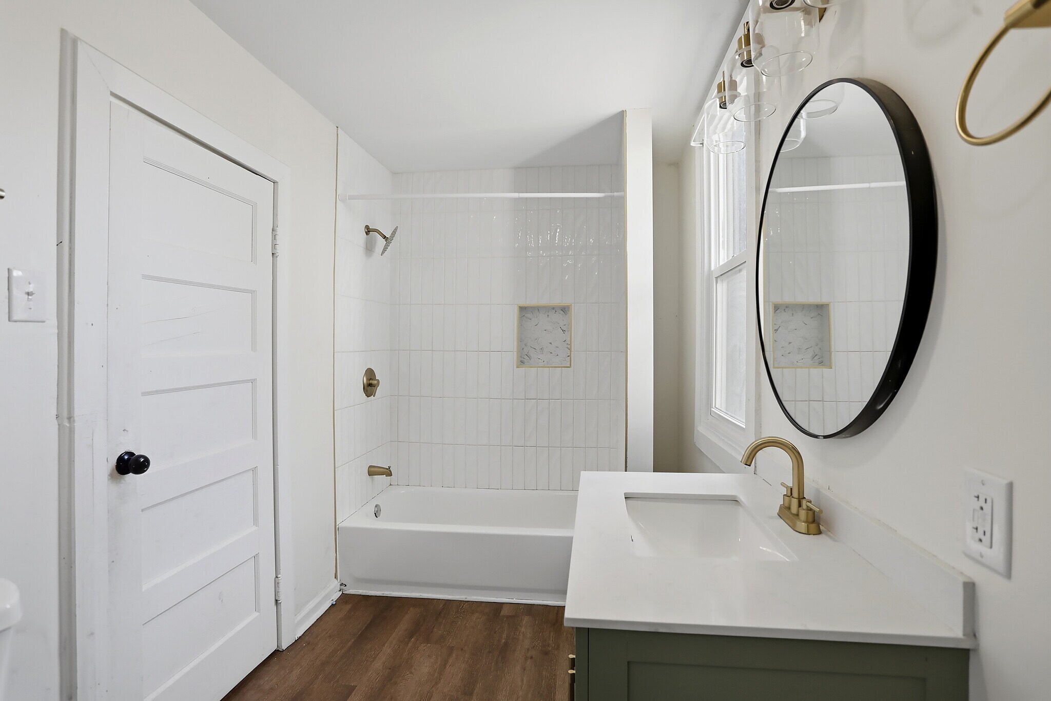 Building Photo - 941 E Raymond St