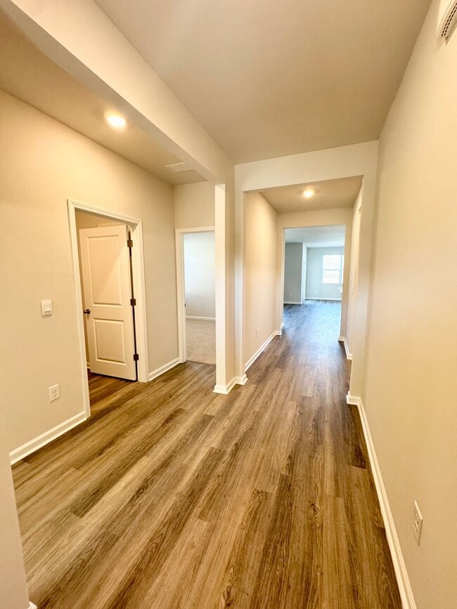 Building Photo - Brand New! Central Conway Location in Kingston Bay! Beautiful Pond View!