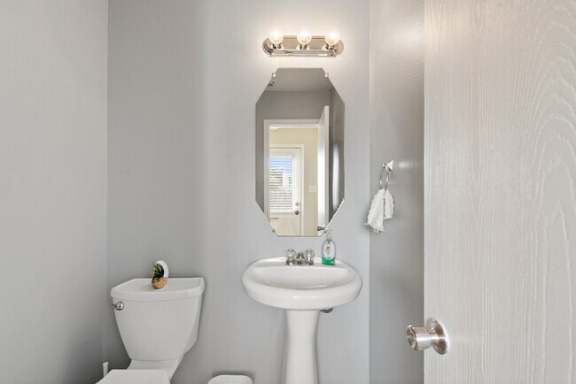 Building Photo - 20807 Carsen Spring Ct