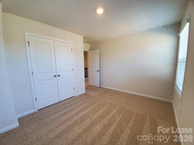 Building Photo - 3013 Lydney Cir