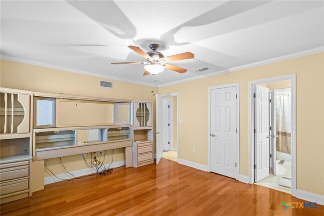 Building Photo - 130 Post Oak Cir