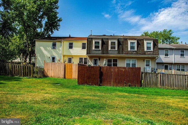 Building Photo - 15 Burnsway Ct