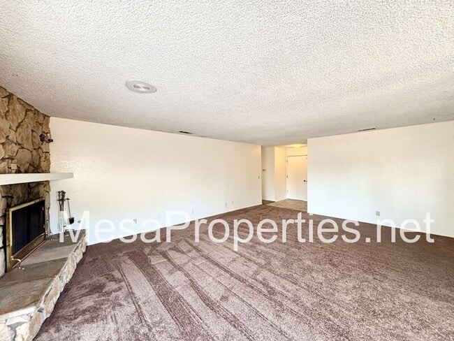Building Photo - 13185 Rolling Ridge Dr