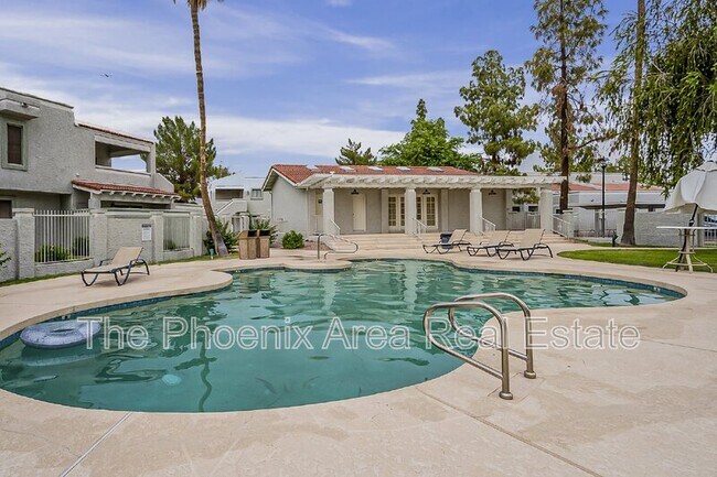 Building Photo - 850 S River Dr