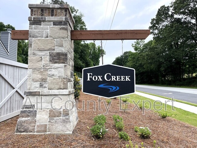 Building Photo - 414 Fox Crk Dr