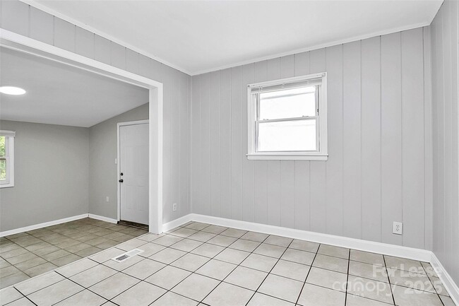 Building Photo - 4808 Brooktree Dr
