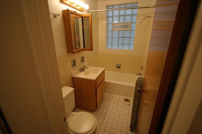 Interior Photo - Harper Court