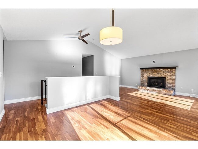 Building Photo - 16405 13th Ave N