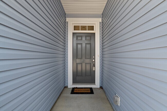 Building Photo - 138 Willow Grove Ln