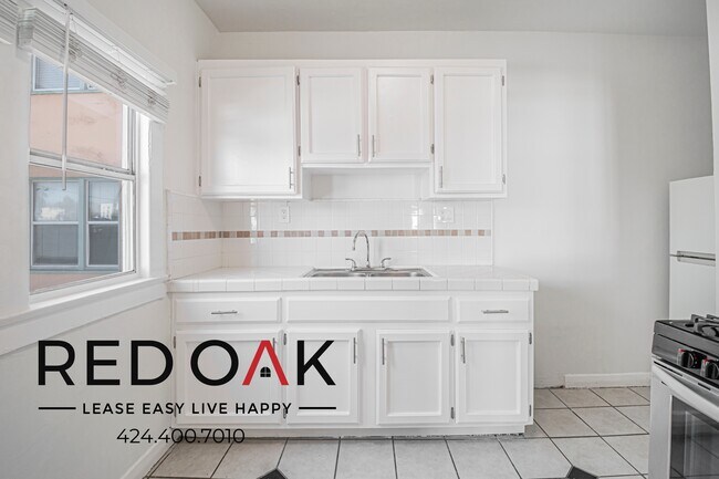 Building Photo - 1056 Normandie Ave