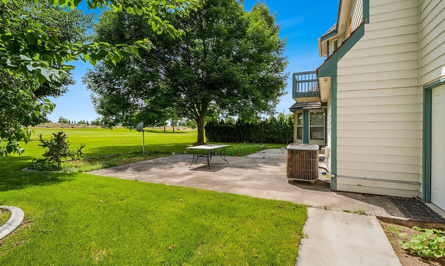 Building Photo - Home on the Moses Lake Gold Club Golf Course