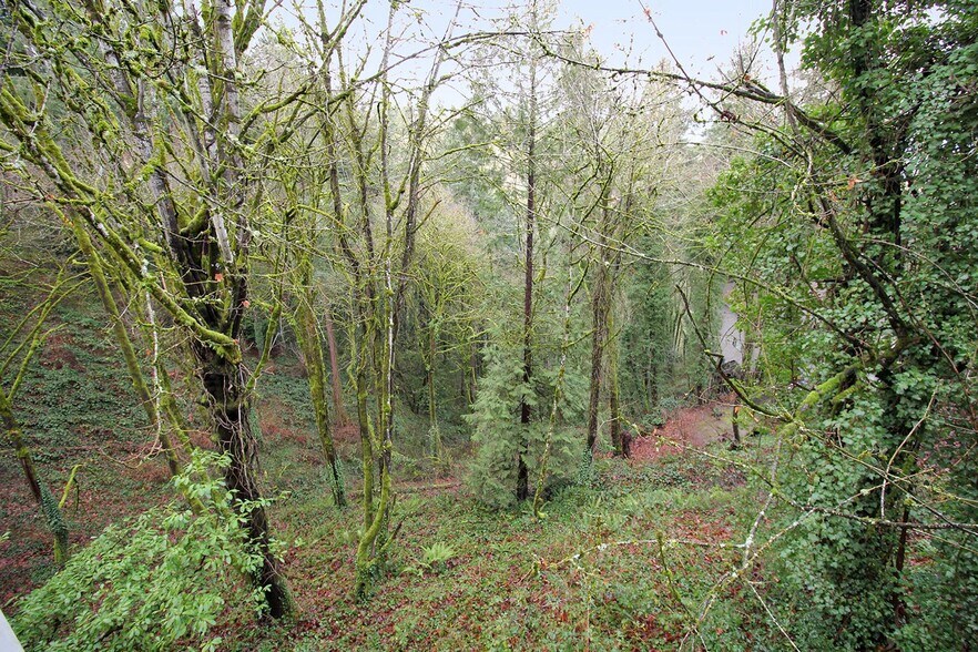 Building Photo - 1001 SW Woods St