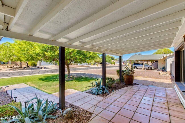 Building Photo - 2429 E Dahlia Dr
