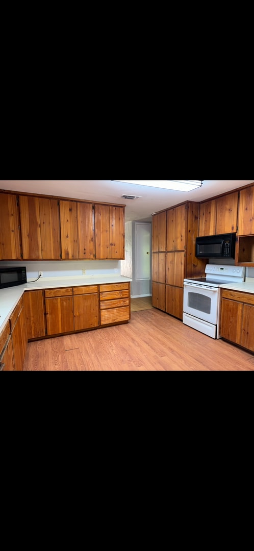 Building Photo - Available Now! 3 Bedroom 2 Bath in Denison