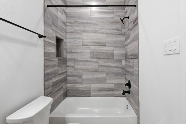 Building Photo - 1243 W 23rd St