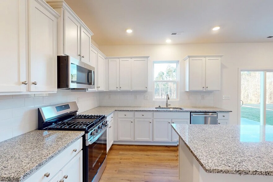 Building Photo - 2129 Clifton Rd