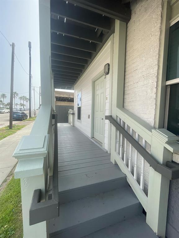 Building Photo - 2101 Bernardo De Galvez Ave