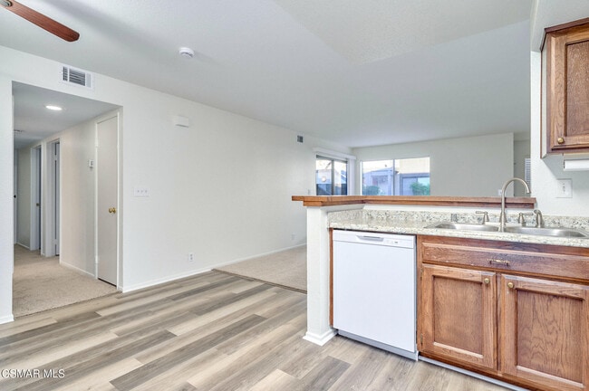 Building Photo - 150 Los Angeles Ave