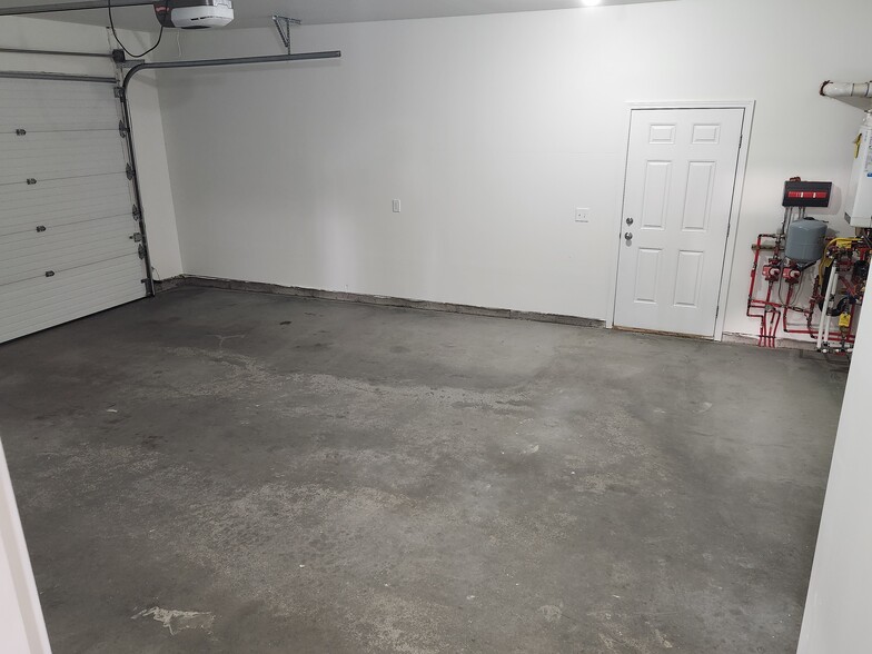 Building Photo - 4036 W Marble Way