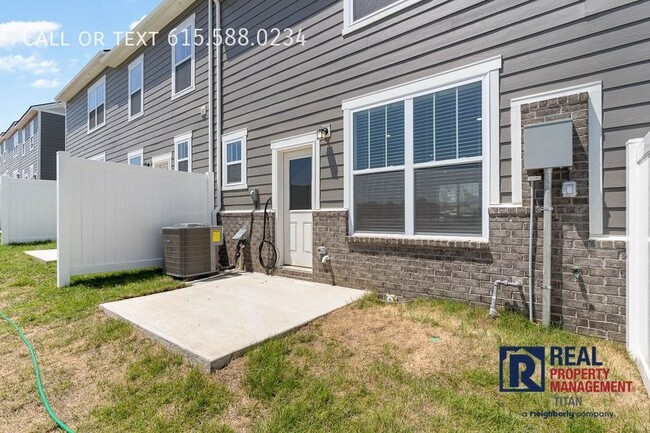 Building Photo - 50% Off First Month’s Rent - 3BR/2.5 BA To...