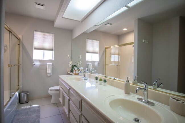 Building Photo - 48149 Vista Cielo