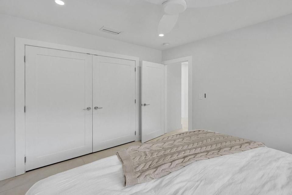 Building Photo - 5581 NE 31st Ave