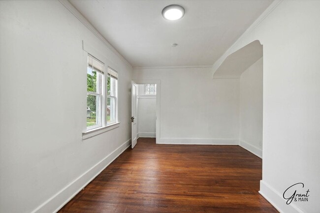 Building Photo - $1,350/month - 3 Bed 1 Bath