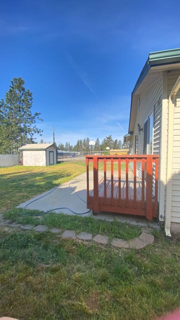 Building Photo - Classic Charm in Post Falls