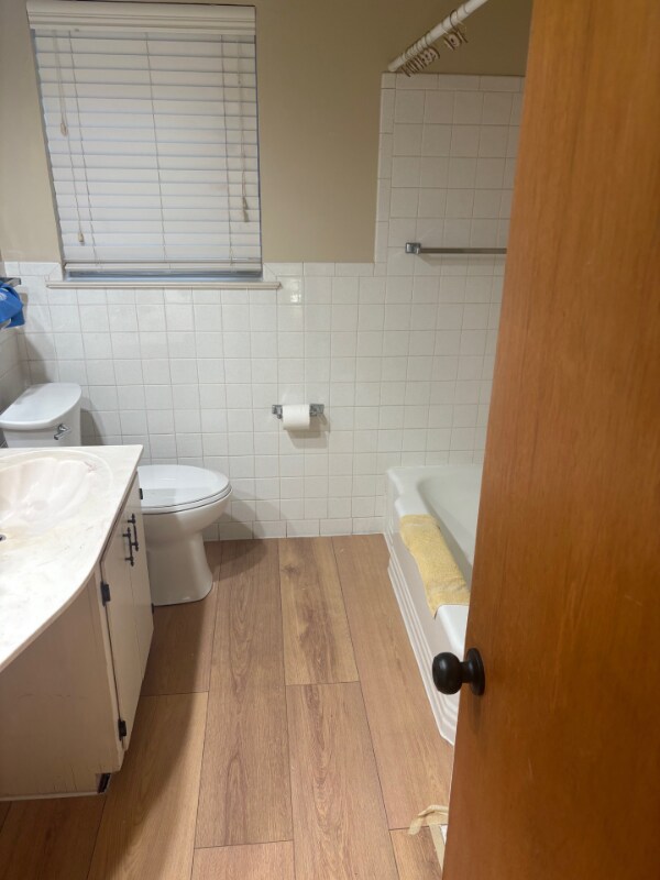 Building Photo - 801 Hillside Dr