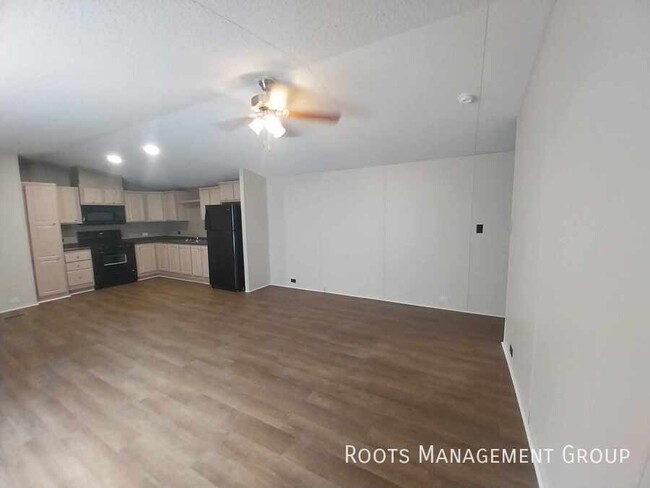 Building Photo - 3 Bed 2 Bath Home Available for Lease at L...