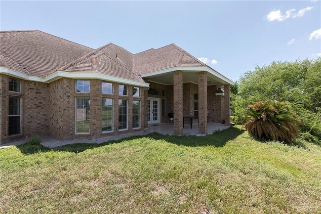 Building Photo - 1213 Rhett Dr